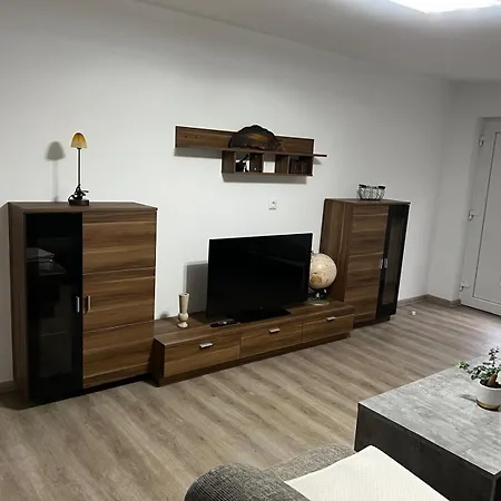 شقة A K T I O N Voll Ausgestattete Komplett Moebliert An Der Bab 15 *